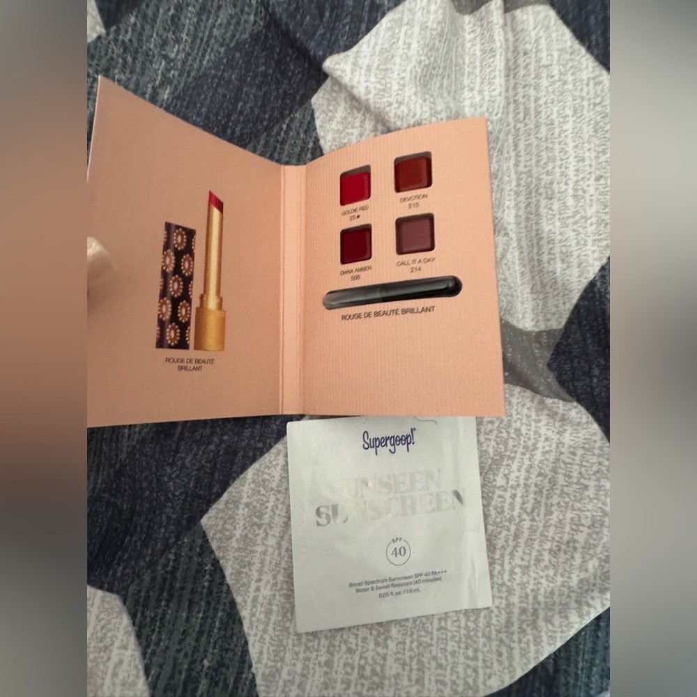 Gucci Rouge Lipstick sample and Suppergoof sample